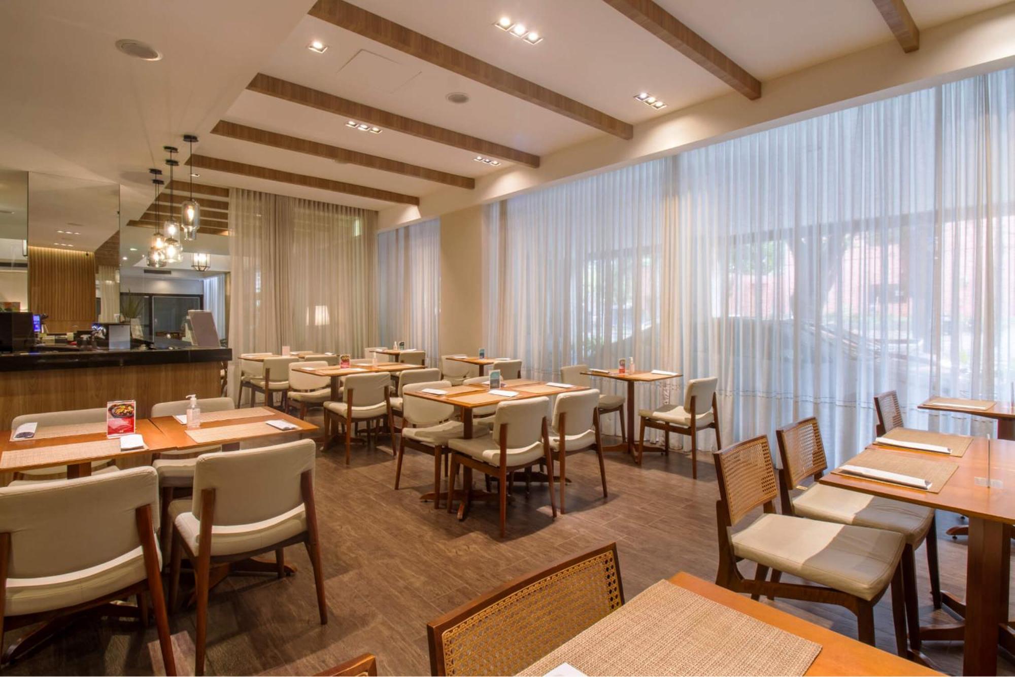 Hotel Deville Business Maringá Dış mekan fotoğraf